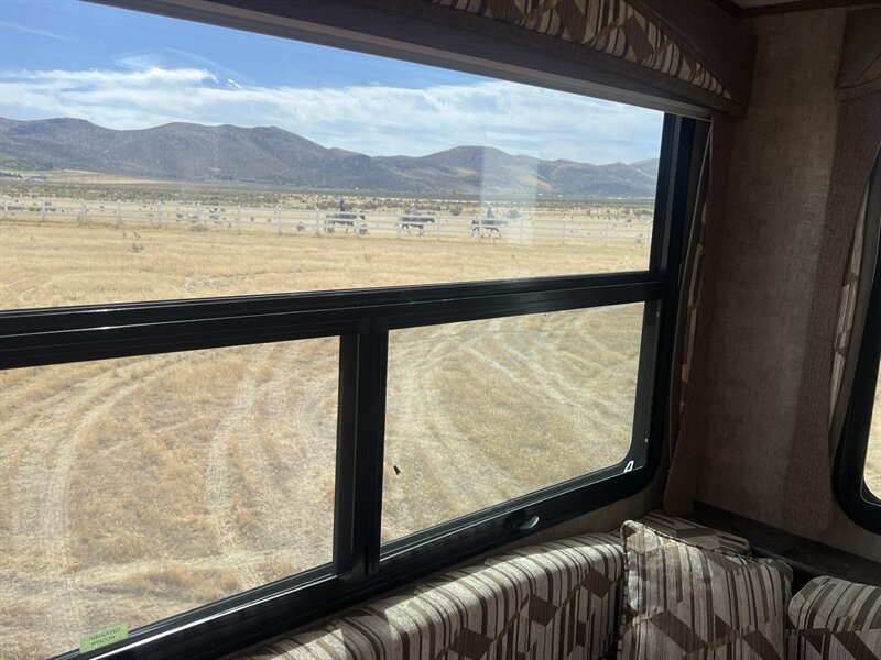 2016 Outdoors RV Timber Ridge - Photo 13 - Reno, NV 89511