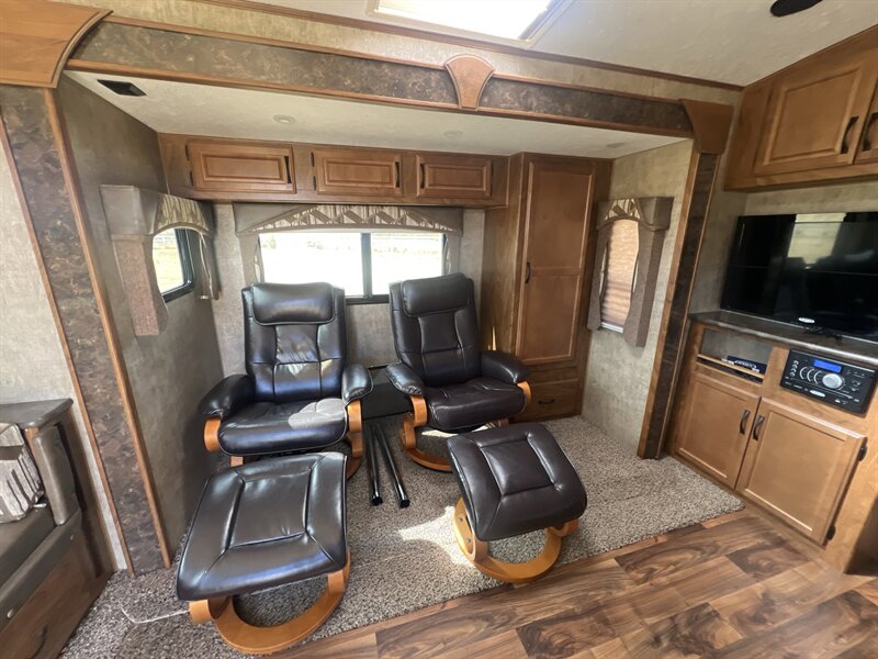 2016 Outdoors RV Timber Ridge - Photo 9 - Reno, NV 89511