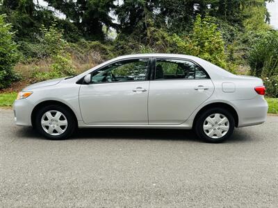 2011 Toyota Corolla LE Sedan   - Photo 2 - Kent, WA 98032