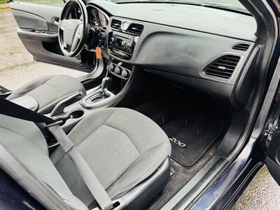 2012 Chrysler 200 Touring   - Photo 11 - Kent, WA 98032