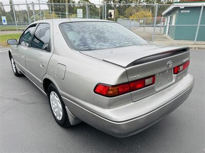 1998 Toyota Camry LE   - Photo 3 - Kent, WA 98032