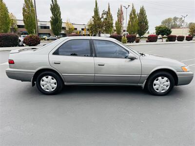 1998 Toyota Camry LE   - Photo 6 - Kent, WA 98032