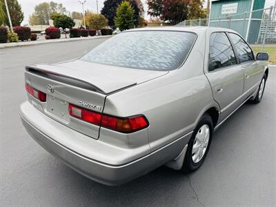 1998 Toyota Camry LE   - Photo 5 - Kent, WA 98032