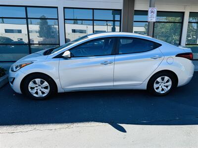 2016 Hyundai ELANTRA SE   - Photo 2 - Kent, WA 98032