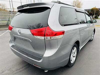 2011 Toyota Sienna LE 8-Passenger   - Photo 5 - Kent, WA 98032