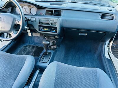 1995 Honda Civic DX Hatchback   - Photo 13 - Kent, WA 98032