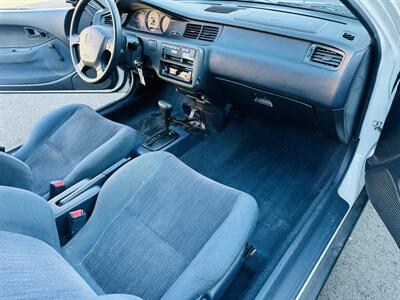 1995 Honda Civic DX Hatchback   - Photo 11 - Kent, WA 98032