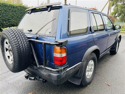 1996 Nissan Pathfinder SE 4WD V6 Manual   - Photo 5 - Kent, WA 98032