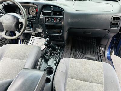 1996 Nissan Pathfinder SE 4WD V6 Manual   - Photo 13 - Kent, WA 98032