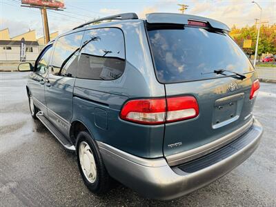 2003 Toyota Sienna XLE Minivan 1 Owner   - Photo 3 - Kent, WA 98032