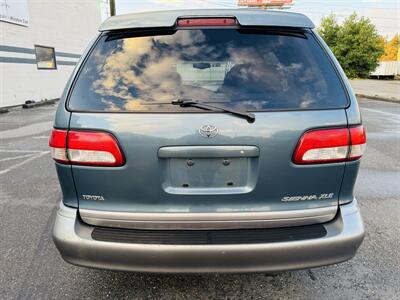 2003 Toyota Sienna XLE Minivan 1 Owner   - Photo 4 - Kent, WA 98032