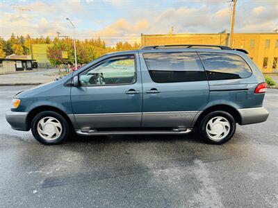 2003 Toyota Sienna XLE Minivan 1 Owner   - Photo 2 - Kent, WA 98032