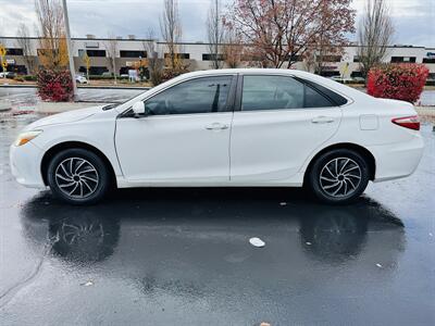 2015 Toyota Camry LE 1 Owner   - Photo 2 - Kent, WA 98032