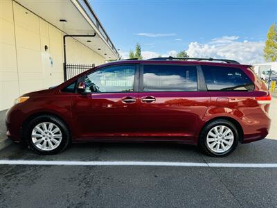 2013 Toyota Sienna Limited AWD 7-Passenger   - Photo 2 - Kent, WA 98032