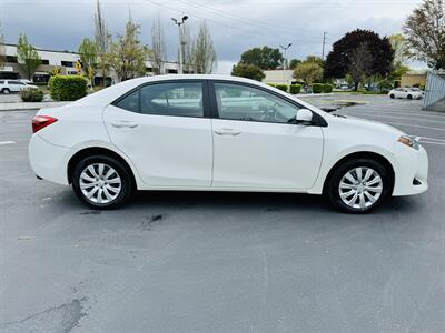 2018 Toyota Corolla LE Sedan   - Photo 6 - Kent, WA 98032