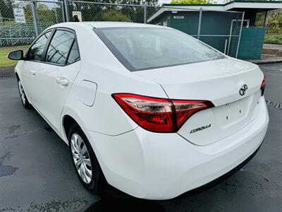 2018 Toyota Corolla LE Sedan   - Photo 3 - Kent, WA 98032