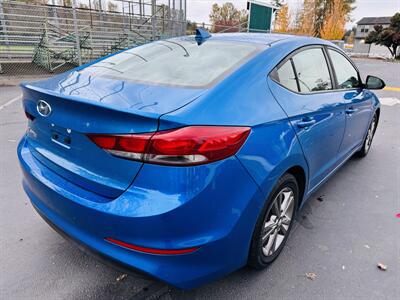 2017 Hyundai ELANTRA SE 1 Owner   - Photo 4 - Kent, WA 98032