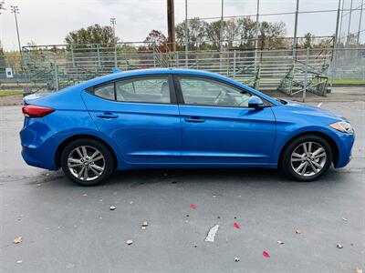 2017 Hyundai ELANTRA SE 1 Owner   - Photo 8 - Kent, WA 98032