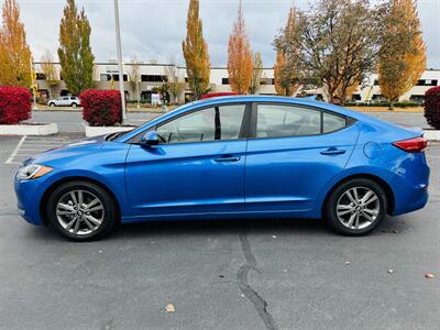 2017 Hyundai ELANTRA SE 1 Owner   - Photo 2 - Kent, WA 98032