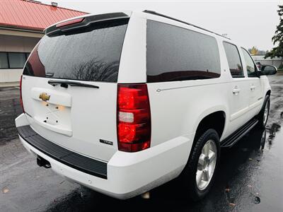 2007 Chevrolet Suburban LT 4WD   - Photo 4 - Kent, WA 98032