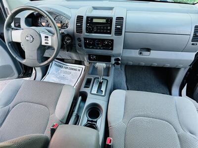 2007 Nissan Frontier SE V6 4WD Crew Cab   - Photo 13 - Kent, WA 98032