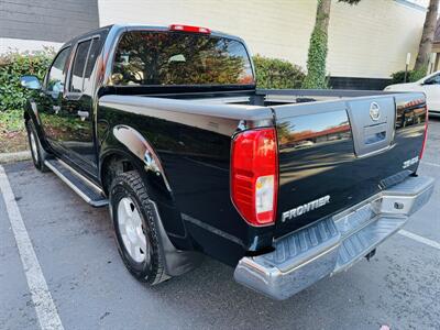 2007 Nissan Frontier SE V6 4WD Crew Cab   - Photo 3 - Kent, WA 98032