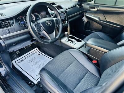 2014 Toyota Camry SE   - Photo 9 - Kent, WA 98032