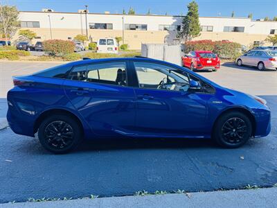 2018 Toyota Prius Four Leather   - Photo 6 - Kent, WA 98032