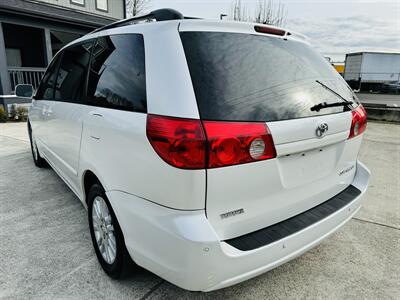 2008 Toyota Sienna XLE Minivan   - Photo 3 - Kent, WA 98032