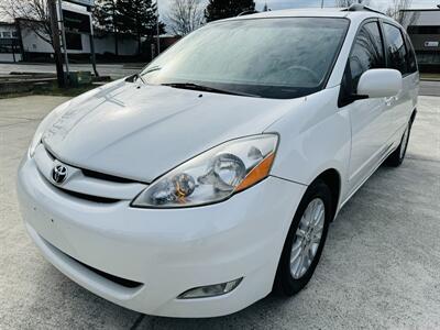 2008 Toyota Sienna XLE Minivan   - Photo 1 - Kent, WA 98032