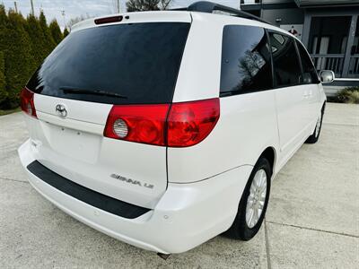 2008 Toyota Sienna XLE Minivan   - Photo 5 - Kent, WA 98032