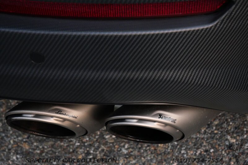 2023 Lamborghini Urus Performante   - Photo 21 - West Hollywood, CA 90069