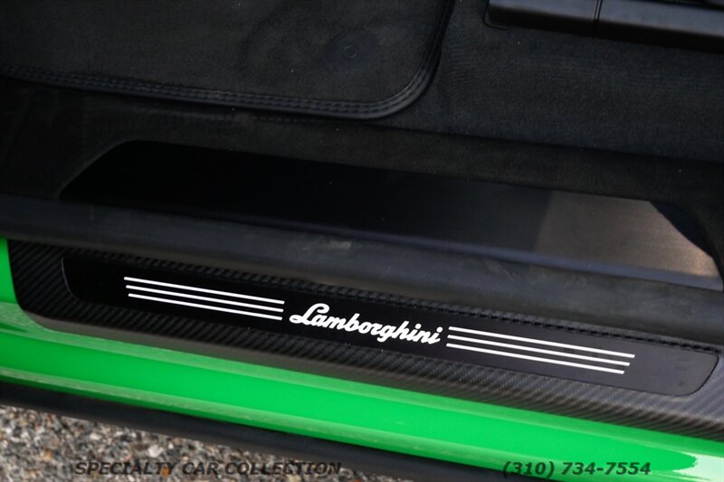 2023 Lamborghini Urus Performante   - Photo 23 - West Hollywood, CA 90069