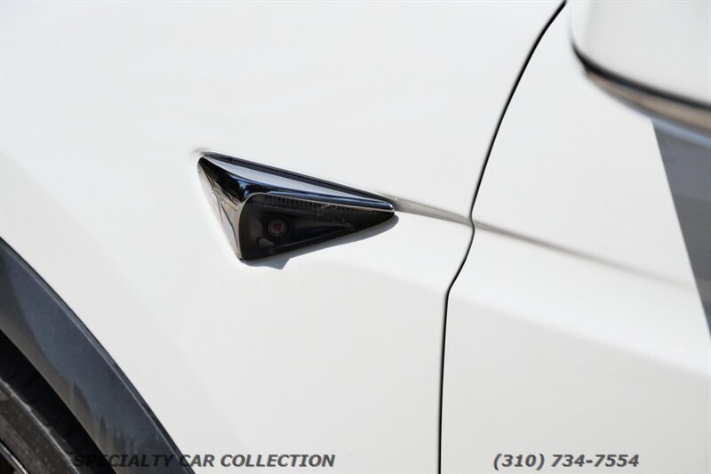 2018 Tesla Model X P100D   - Photo 11 - West Hollywood, CA 90069