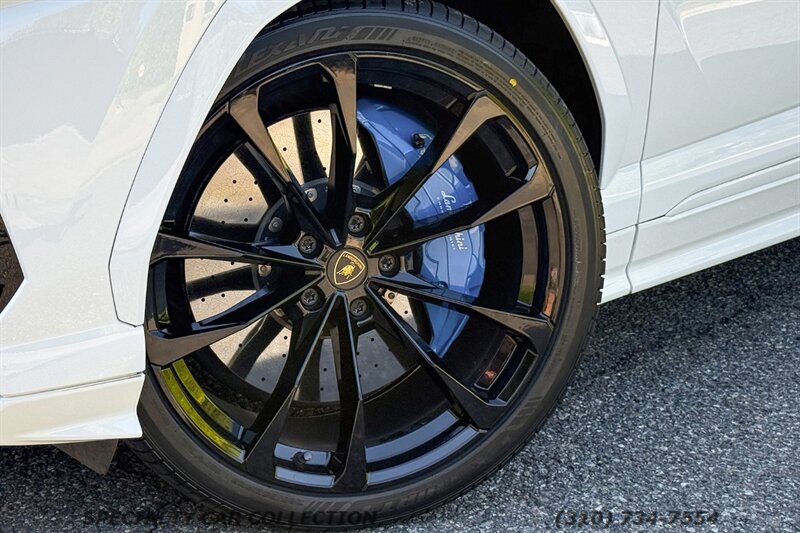 2022 Lamborghini Urus - Photo 13 - West Hollywood, CA 90069