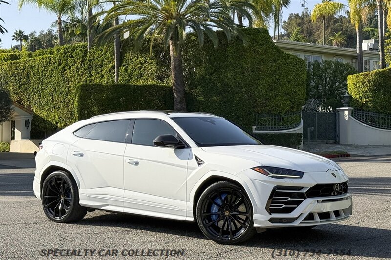 2022 Lamborghini Urus - Photo 3 - West Hollywood, CA 90069
