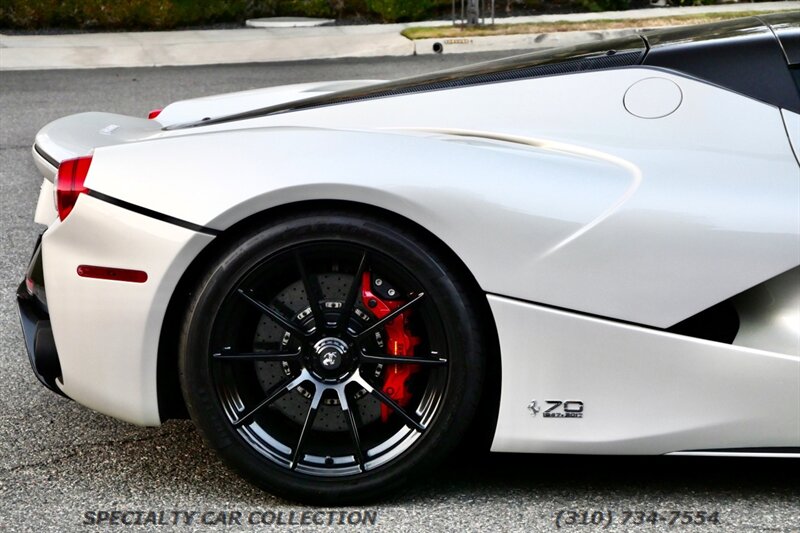 2017 Ferrari LaFerrari Aperta   - Photo 11 - West Hollywood, CA 90069