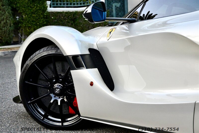 2017 Ferrari LaFerrari Aperta   - Photo 34 - West Hollywood, CA 90069