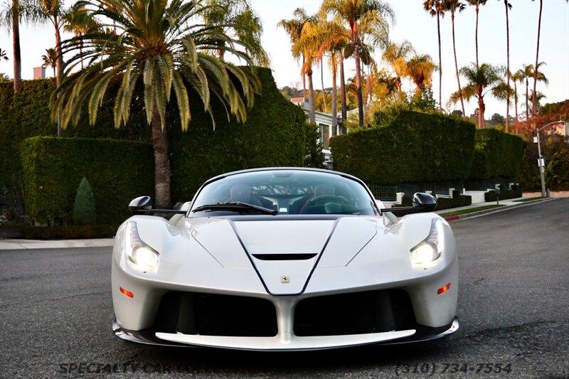 2017 Ferrari LaFerrari Aperta   - Photo 4 - West Hollywood, CA 90069