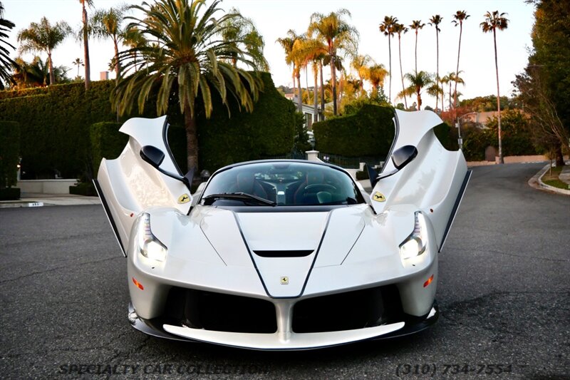 2017 Ferrari LaFerrari Aperta   - Photo 3 - West Hollywood, CA 90069