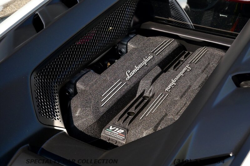 2026 Lamborghini Revuelto - Photo 23 - West Hollywood, CA 90069
