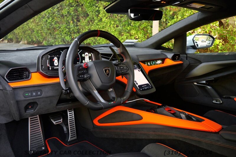 2026 Lamborghini Revuelto - Photo 25 - West Hollywood, CA 90069