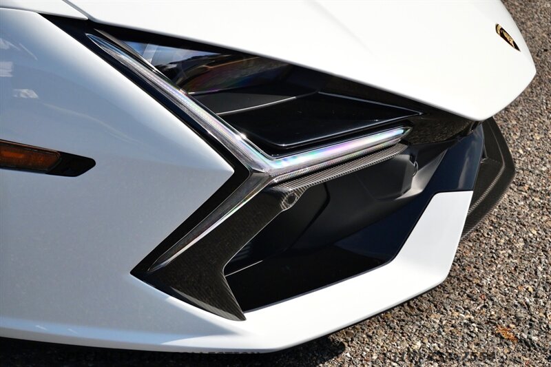 2026 Lamborghini Revuelto - Photo 19 - West Hollywood, CA 90069
