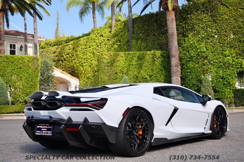 2026 Lamborghini Revuelto - Photo 10 - West Hollywood, CA 90069