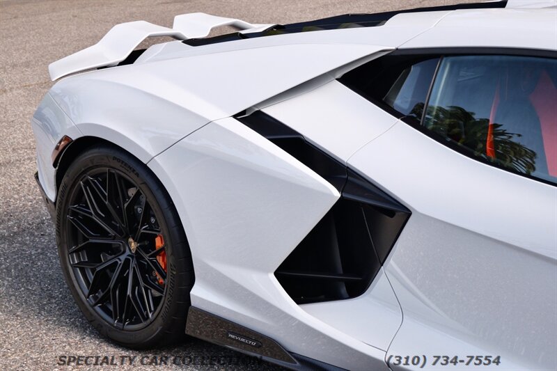 2026 Lamborghini Revuelto - Photo 15 - West Hollywood, CA 90069