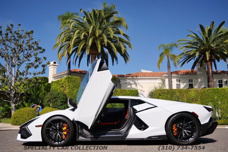 2026 Lamborghini Revuelto - Photo 13 - West Hollywood, CA 90069