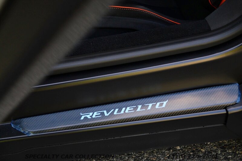 2026 Lamborghini Revuelto - Photo 32 - West Hollywood, CA 90069