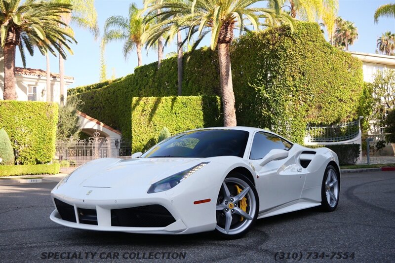 Bianco Avus 2017 Ferrari 488 Coupe Rear-Wheel Drive 7-Speed Automatic