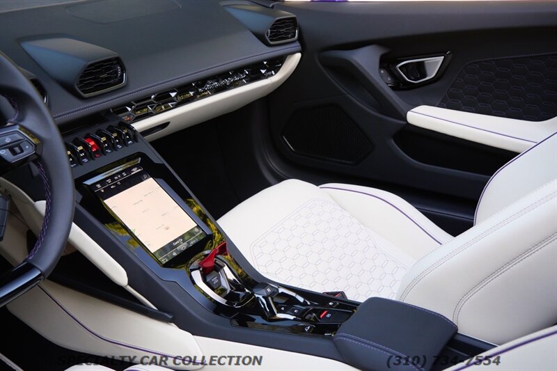 2023 Lamborghini Huracan EVO Spyder   - Photo 21 - West Hollywood, CA 90069