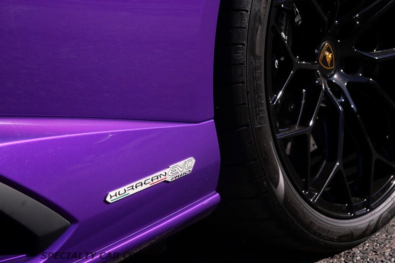 2023 Lamborghini Huracan EVO Spyder   - Photo 12 - West Hollywood, CA 90069